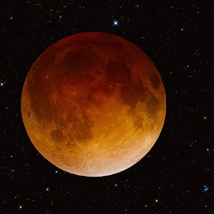 Приглашаем посмотреть на лунное затмение в телескоп